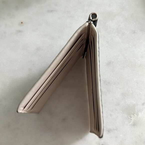 Bottega Veneta men’s bill clip wallet - Picture 9 of 12